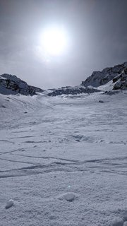 Tajos CERRADO. 
Parte alta, sastrugi 1m; placa de hielo (hielo) en la parte media; zona baja, nieve algo dura en la parte izquierda, 5m de hielo (hielo) en el mini corredor derecho